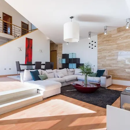 Villa With Sea Views, Pool, Spa, Gym, Cinema & Proaudio - Homeforguest