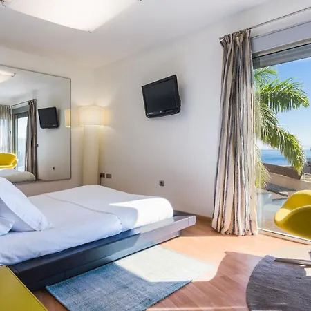 Villa With Sea Views, Pool, Spa, Gym, Cinema & Proaudio - Homeforguest *