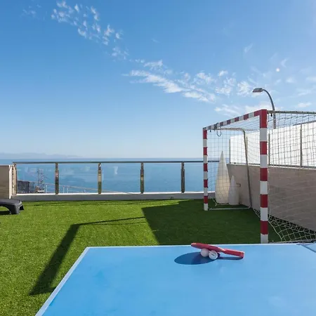 With Sea Views, Pool, Spa, Gym, Cinema & Proaudio - Homeforguest *