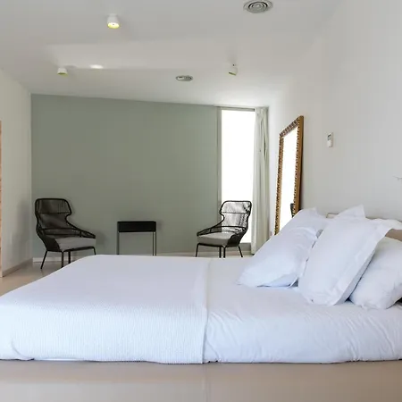 Villa With Sea Views, Pool, Spa, Gym, Cinema & Proaudio - Homeforguest *
